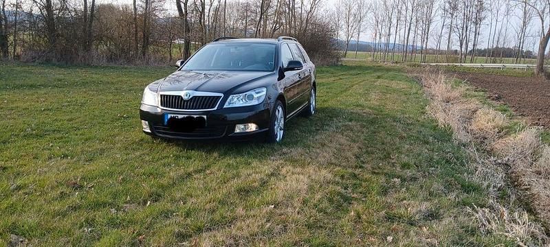 Gebraucht Skoda Octavia Ambiente 160 PS (117 kW) 2010 Schwarz Kombi