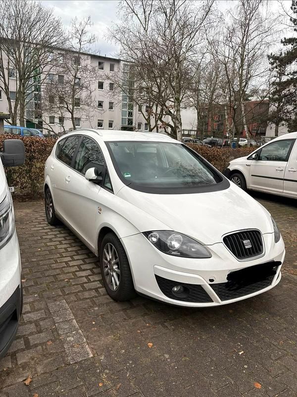 Gebraucht Seat Altea XL 160 PS (117 kW) 2010 Weiß Van / Kleinbus