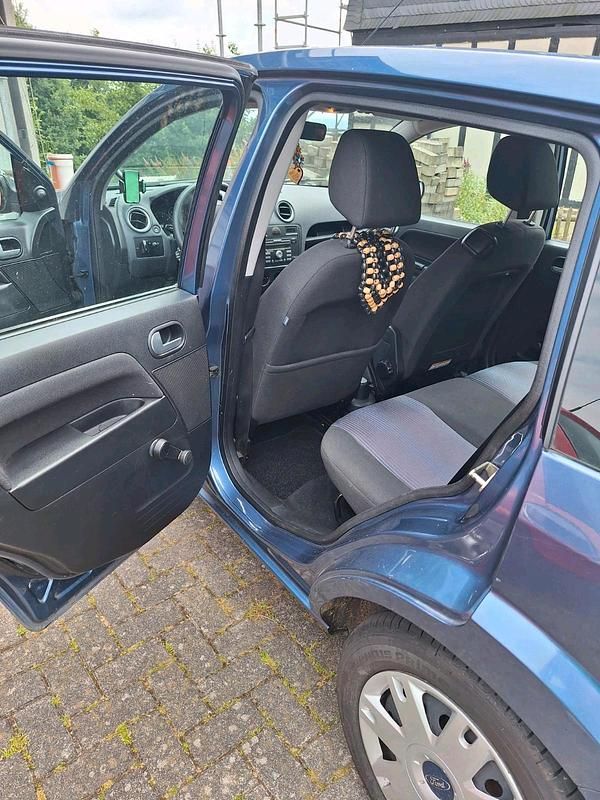 Gebraucht Ford Fusion 55 PS (40 kW) 2006 Blau Kombi