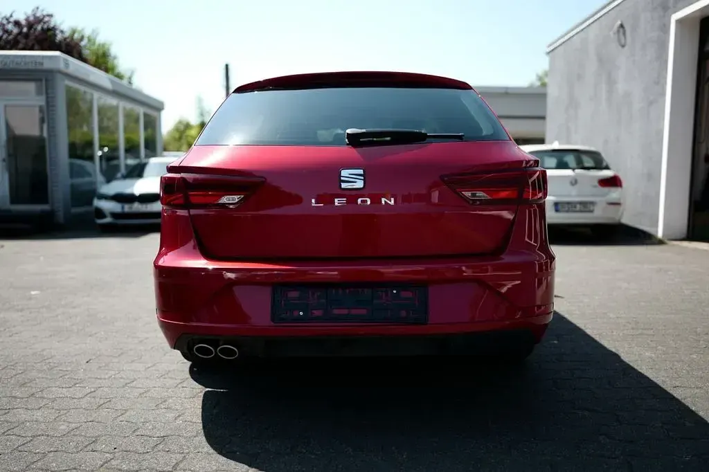Gebraucht Seat Leon FR 150 PS (110 kW) 2018 Rot Limousine