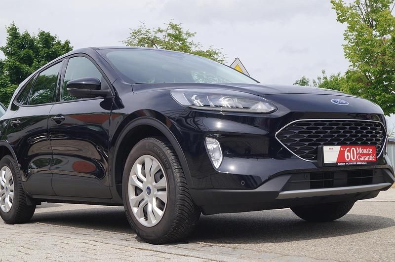 Schwarz Gebraucht 2024 Ford Kuga Cool & Connect SUV | 25.470 € (Superpreis) - Bild 1/4