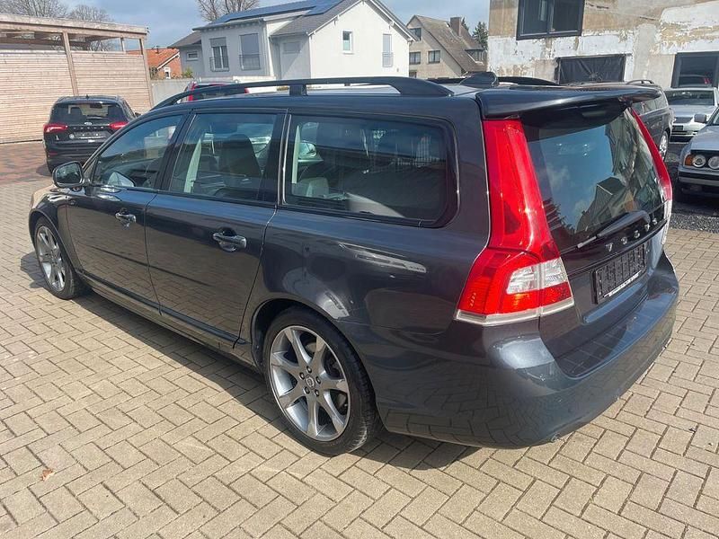 Gebraucht Volvo V70 114 PS (83 kW) 2014 Grau Kombi