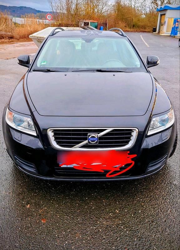 Schwarz Gebraucht 2009 Volvo V50 Kombi | 5.200 € (Etwas zu teuer) - Bild 1/4