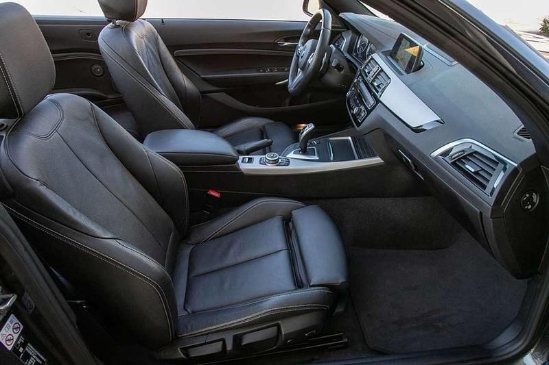 Gebraucht BMW 230 M Sport 252 PS (185 kW) 2020 Mineralgrau metallic Cabrio