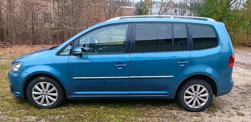 Blau Gebraucht 2012 VW Touran Highline Van / Kleinbus | 5.300 € (Superpreis) - Bild 1/4