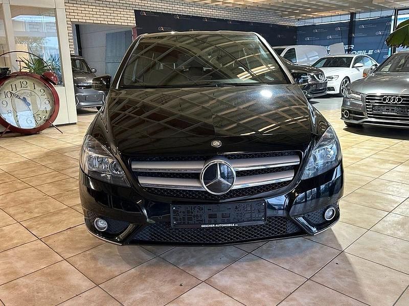 Gebraucht Mercedes B180 AMG 109 PS (80 kW) 2012 Schwarz Van / Kleinbus