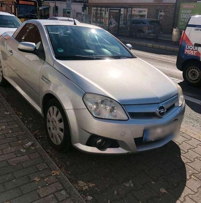 Second-hand Opel Tigra 90 CP (66 kW) 2000 Coupe