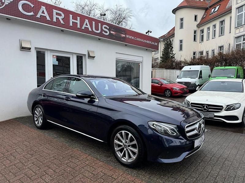 Gebraucht Mercedes E220 Avantgarde 194 PS (142 kW) 2017 Blau Limousine