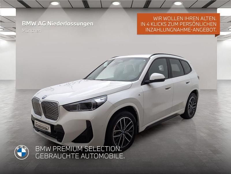 Weiß Gebraucht 2024 BMW iX1 Luxury Line SUV | 39.511 € (Superpreis) - Bild 1/4