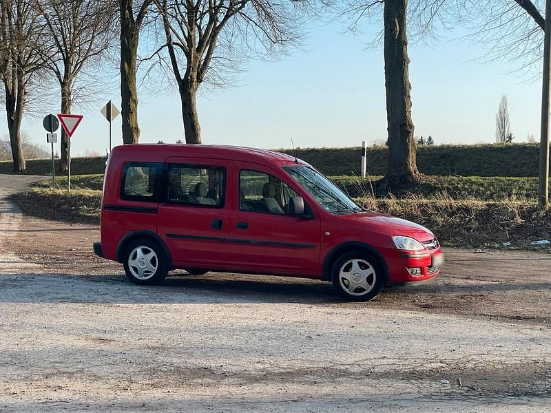 Gebraucht Opel Combo 90 PS (66 kW) 2007 Rot Van / Kleinbus