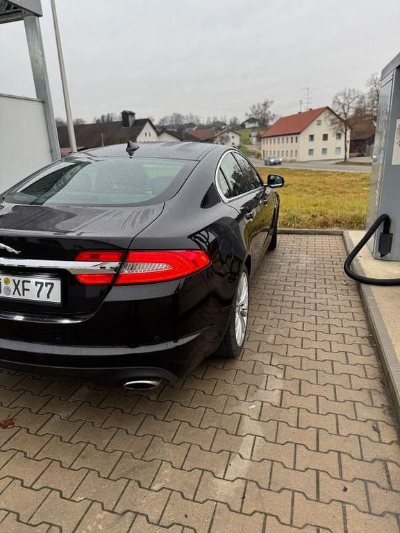 Gebraucht Jaguar XF 241 PS (177 kW) 2013 Schwarz Limousine