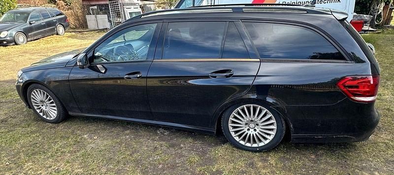 Gebraucht Mercedes E350 Avantgarde 252 PS (185 kW) 2014 Schwarz Kombi