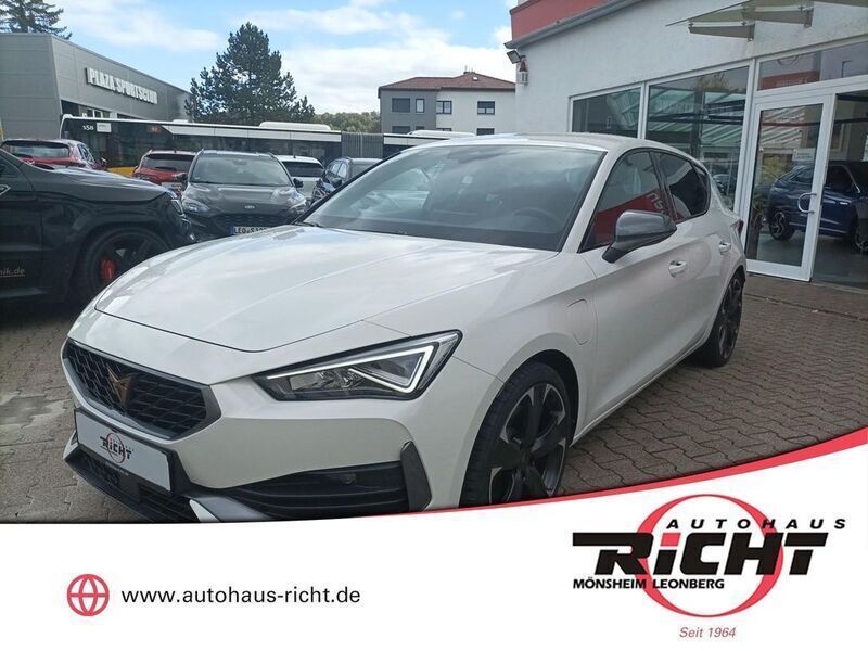 Weiß Gebraucht 2023 Cupra Leon VZ Limousine | 25.980 € (Guter Preis) - Bild 1/4