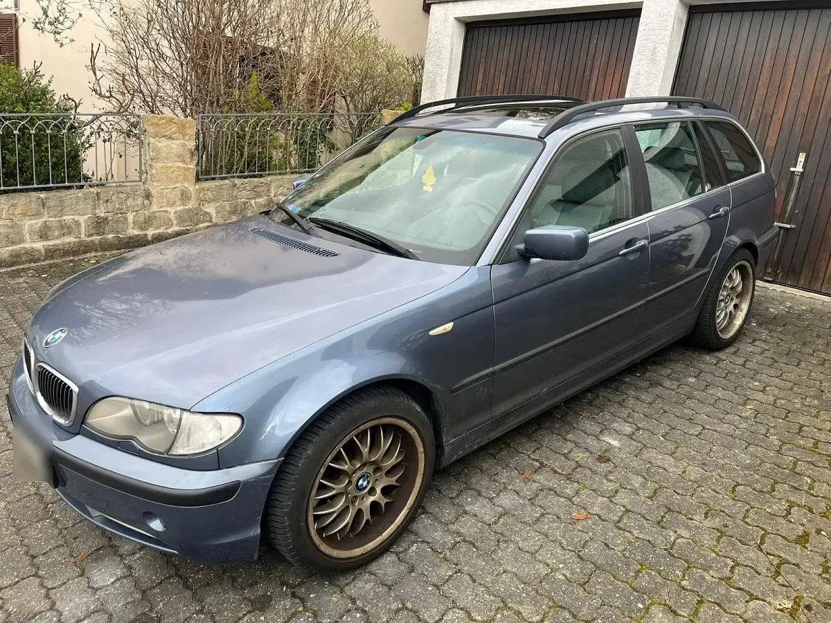 Gebraucht BMW 330 231 PS (169 kW) 2004 Blau Kombi