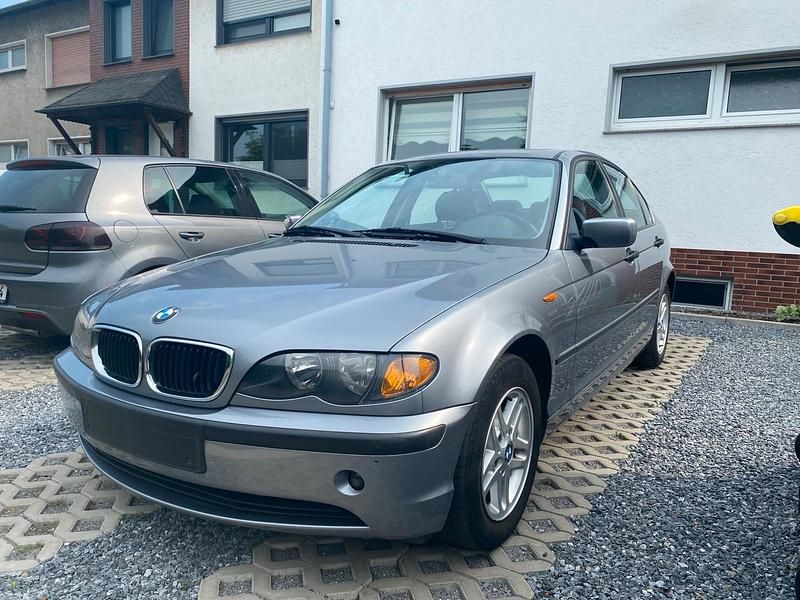 Andere farben Gebraucht 2004 BMW 316 Limousine | 1.100 € (Superpreis) - Bild 1/4