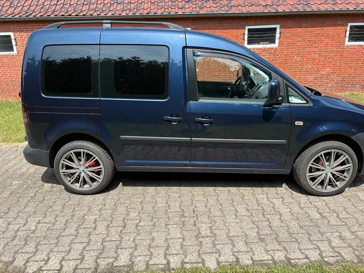 Gebraucht VW Caddy 101 PS (74 kW) 2014 Blau Van / Kleinbus