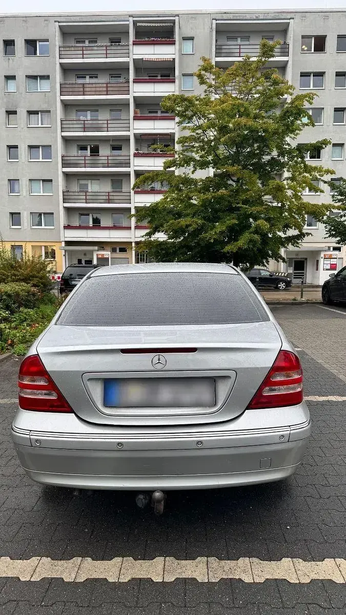 Gebraucht Mercedes C180 Elegance 129 PS (94 kW) 2002 Silber Limousine