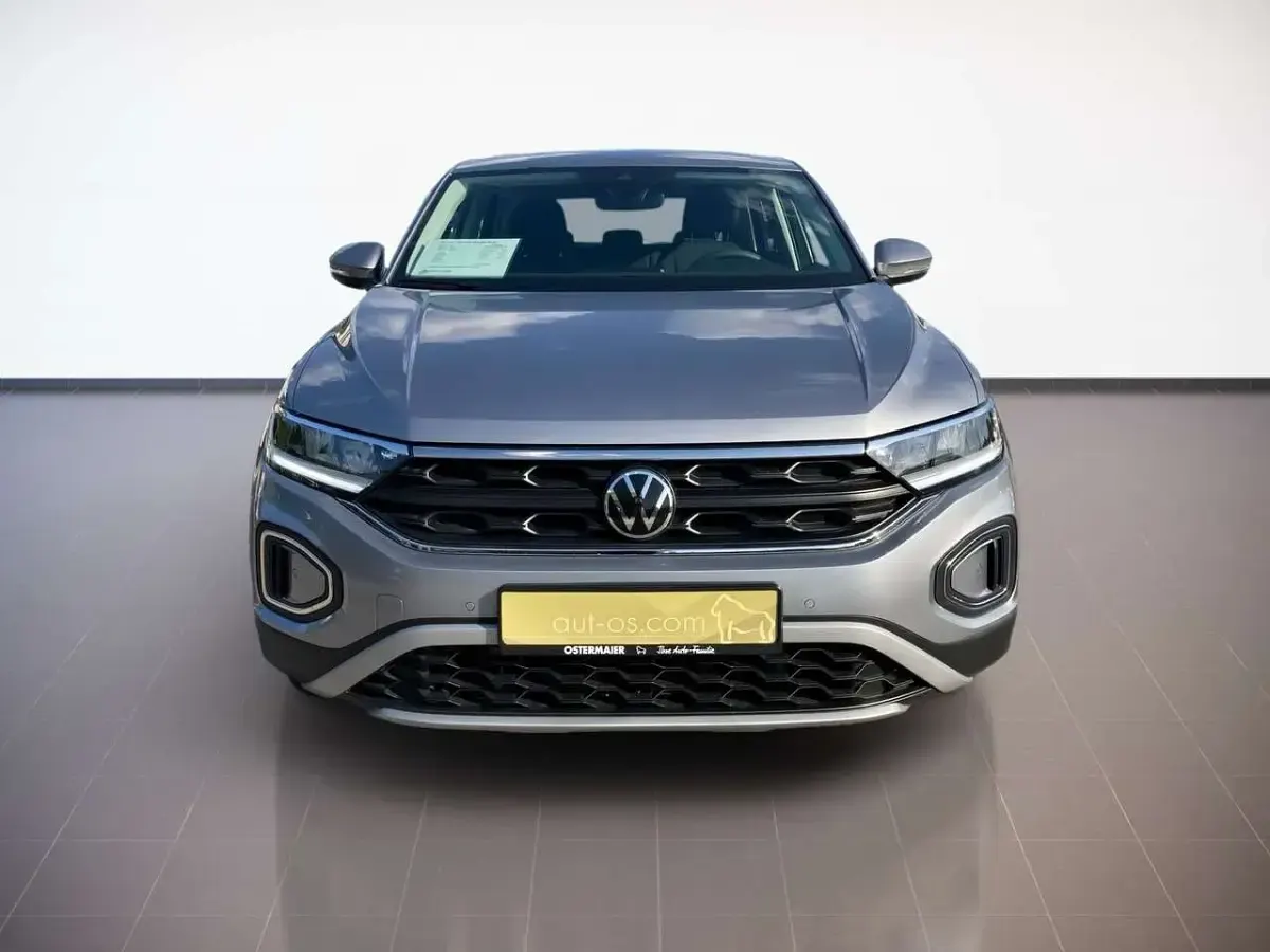 Gebraucht VW T-Roc Basis 116 PS (85 kW) 2024 Pyritsilber SUV