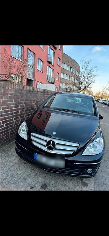 Schwarz Gebraucht 2007 Mercedes B200 Van / Kleinbus | 4.500 € (Fairer Preis) - Bild 1/4