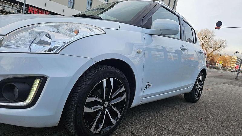 Gebraucht Suzuki Swift Comfort 94 PS (69 kW) 2015 Weiß Limousine