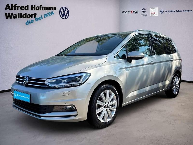 Silber Gebraucht 2024 VW Touran Highline Van / Kleinbus | 35.958 € (Fairer Preis) - Bild 1/4