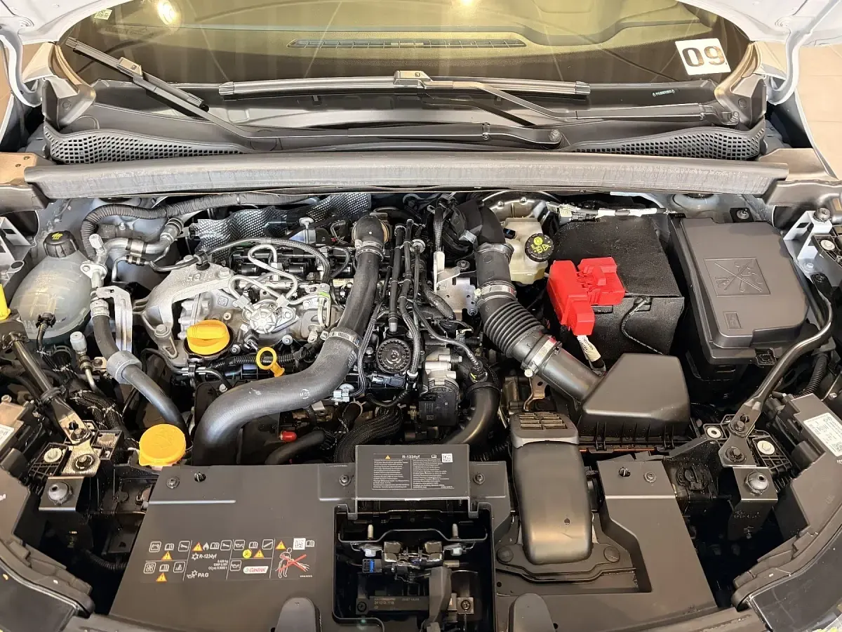 Occasion Renault Captur Techno 158 ch (116 kW) 2025 Gris SUV
