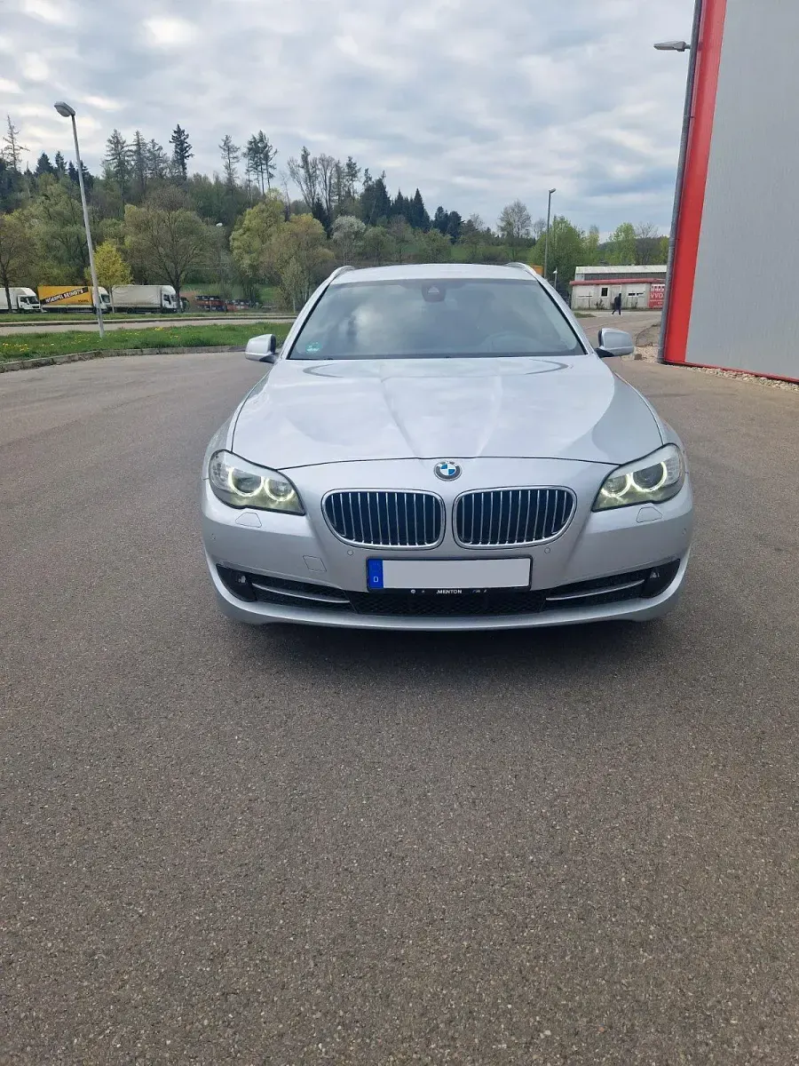 Gebraucht BMW 520 184 PS (135 kW) 2012 Silber Kombi
