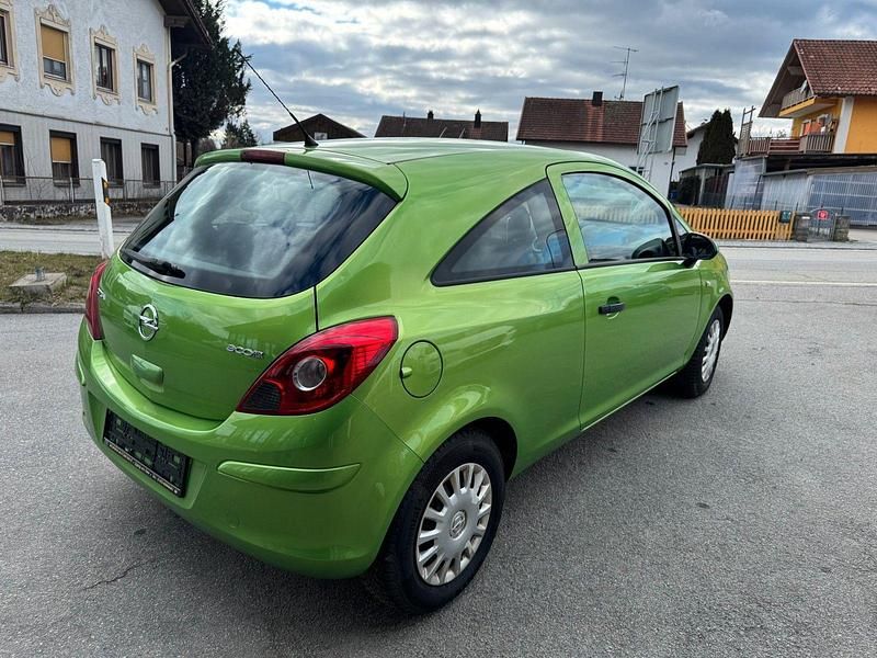 Gebraucht Opel Corsa Selection 69 PS (50 kW) 2012 Grün Kleinwagen