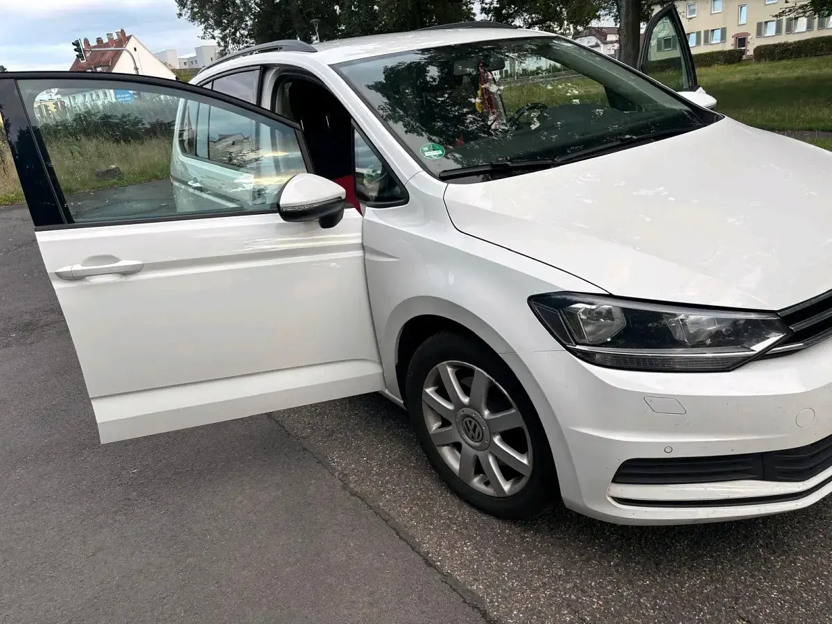 Gebraucht VW Touran 150 PS (110 kW) 2016 Weiß Van / Kleinbus