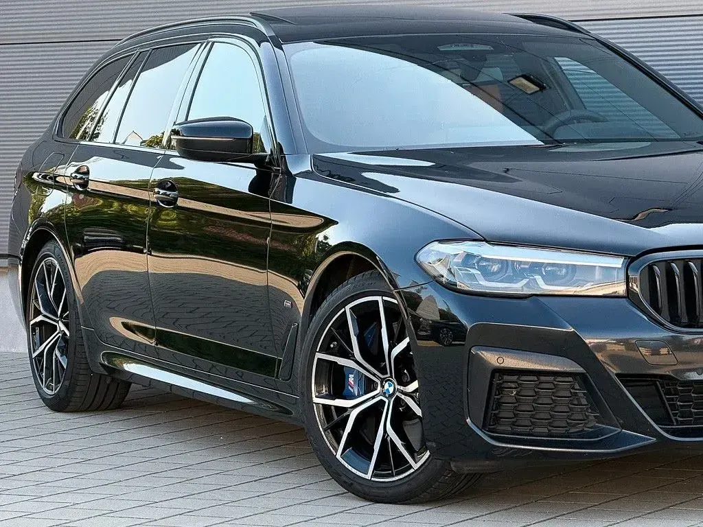 Gebraucht BMW 530 M Sport 286 PS (210 kW) 2022 Schwarz Limousine