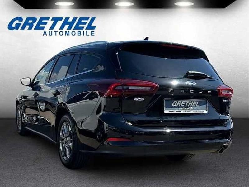 Gebraucht Ford Focus Titanium 125 PS (91 kW) 2023 Schwarz