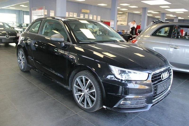 Schwarz Gebraucht 2017 Audi A1 S-Line Limousine | 10.980 € - Bild 1/4