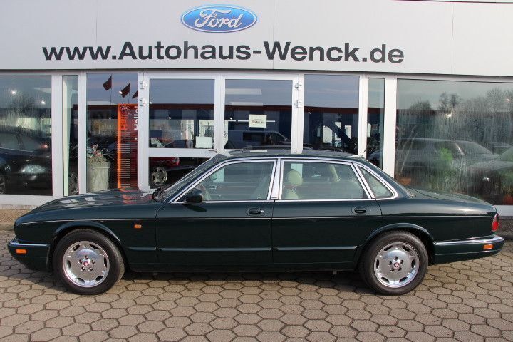 Grün Gebraucht 1995 Jaguar X300 Sovereign Limousine | 8.970 € - Bild 1/4