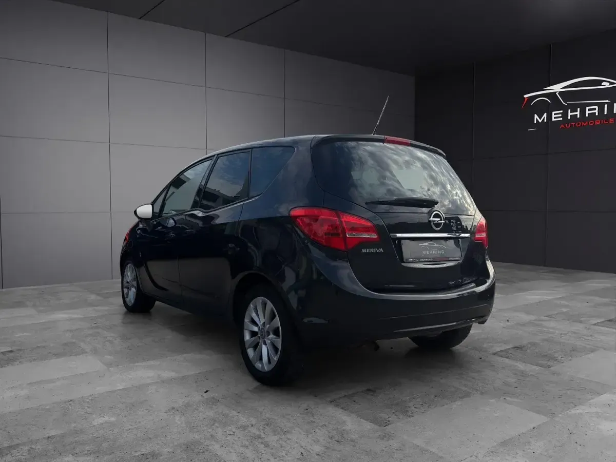 Gebraucht Opel Meriva 101 PS (74 kW) 2012 Schwarz Van / Kleinbus