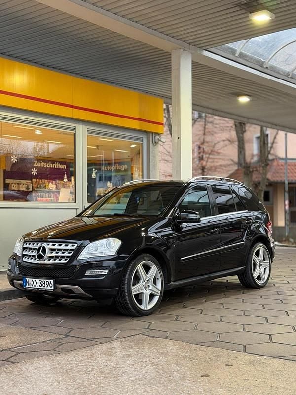 Gebraucht Mercedes ML350 AMG 231 PS (169 kW) 2011 Schwarz SUV