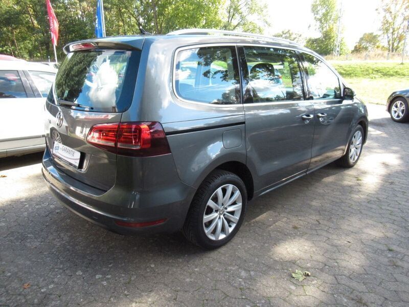 Gebraucht VW Sharan Highline 150 PS (110 kW) 2016 Grau metallic Van / Kleinbus