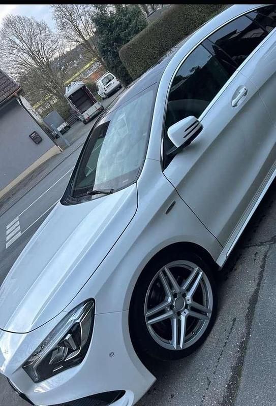 Gebraucht Mercedes CLA250 AMG line 218 PS (160 kW) 2018 Limousine