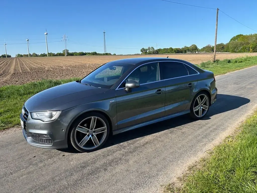 Używany Audi A3 S-Line 150 KM (110 kW) 2014 Szary Sedan/Limuzyna