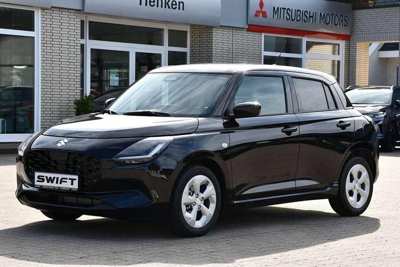 Super black pearl metallic Neu 2025 Suzuki Swift Comfort Kleinwagen | 21.990 € - Bild 1/4