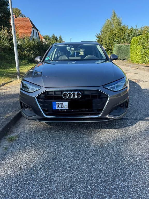 Grau Gebraucht 2019 Audi A4 Ambiente Kombi | 21.350 € (Fairer Preis) - Bild 1/4