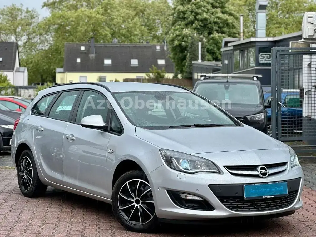 Gebraucht Opel Astra Selection 110 PS (80 kW) 2015 Silber Kombi