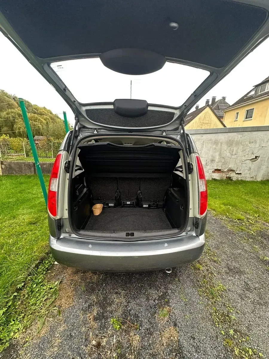 Gebraucht Skoda Roomster 69 PS (50 kW) 2011 Grau Van / Kleinbus
