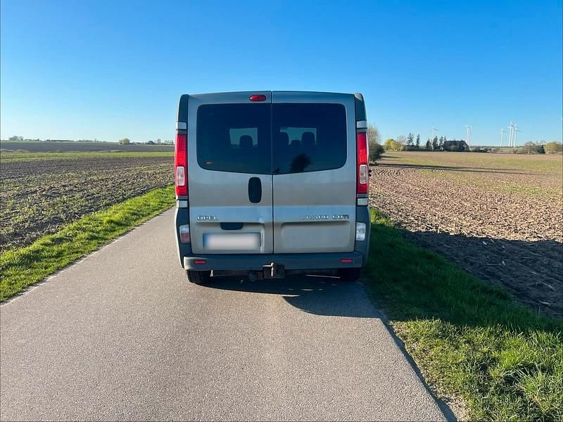 Gebraucht Opel Vivaro 114 PS (83 kW) 2008 Grau Van / Kleinbus