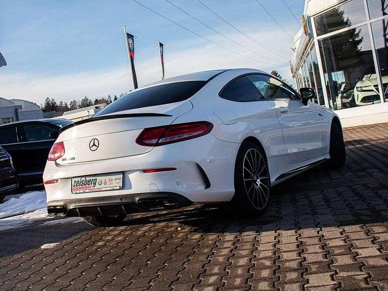Gebraucht Mercedes C300 AMG line 245 PS (180 kW) 2017 Weiß Coupé