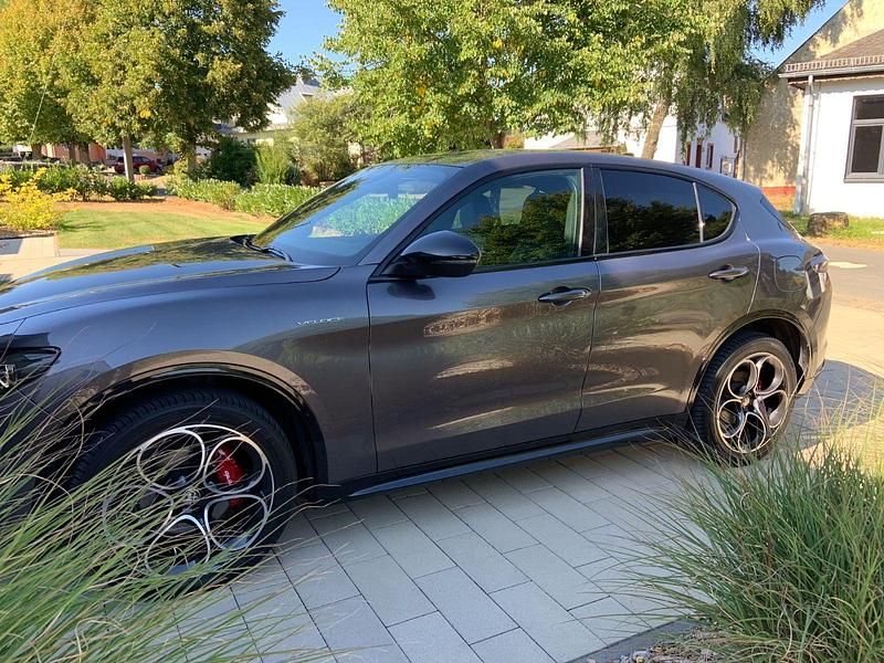 Gebraucht Alfa Romeo Stelvio Veloce 210 PS (154 kW) 2024 Grau SUV
