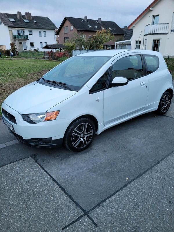 Weiß Gebraucht 2011 Mitsubishi Colt Kleinwagen | 3.800 € (Etwas zu teuer) - Bild 1/4