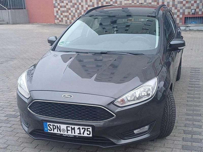 Gebraucht Ford Focus Business Edition 125 PS (91 kW) 2016 Grau Kombi