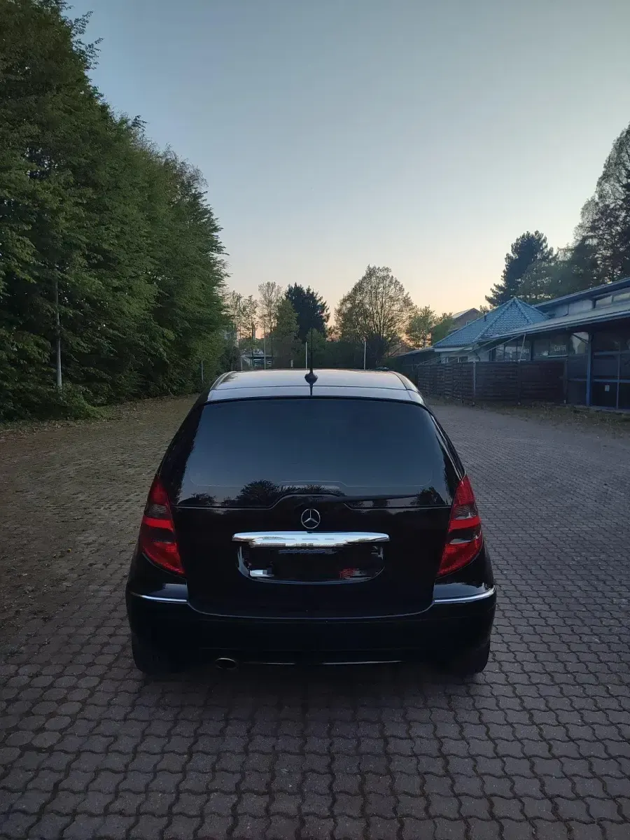 Gebraucht Mercedes A170 Avantgarde 116 PS (85 kW) 2005 Schwarz Limousine