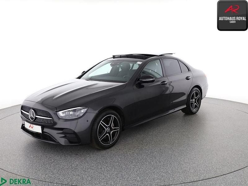 Grafitgrau Gebraucht 2021 Mercedes E200 AMG Limousine | 40.880 € (Fairer Preis) - Bild 1/4