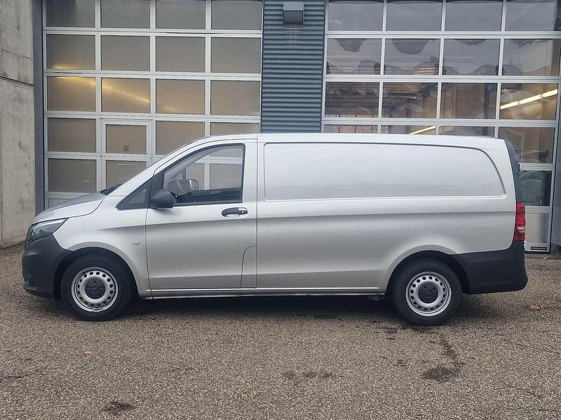 Gebraucht Mercedes Vito 114 PS (83 kW) 2019 Brillantsilber metallic Van